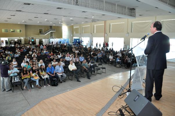 Ministro Fernando Berzerra faz anúncio da recriação da Superintendência de Desenvolvimento Sustentável do Centro-Oeste (Sudeco), na Conferência 